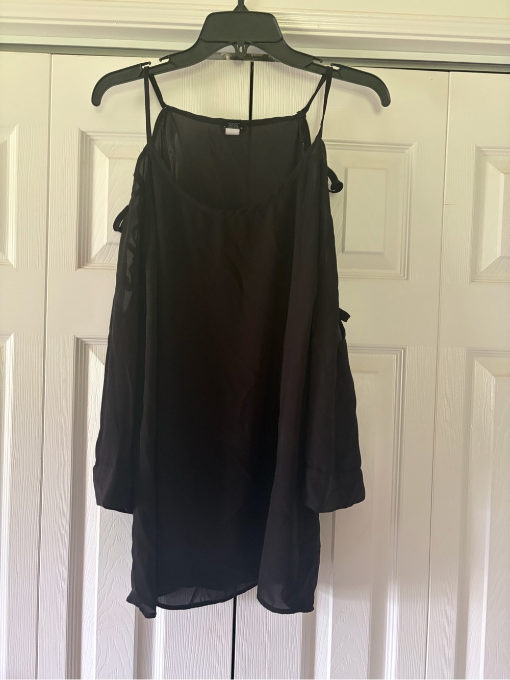 Torrid Black ladder sleeve Top 2